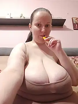 BustyLadyAlma