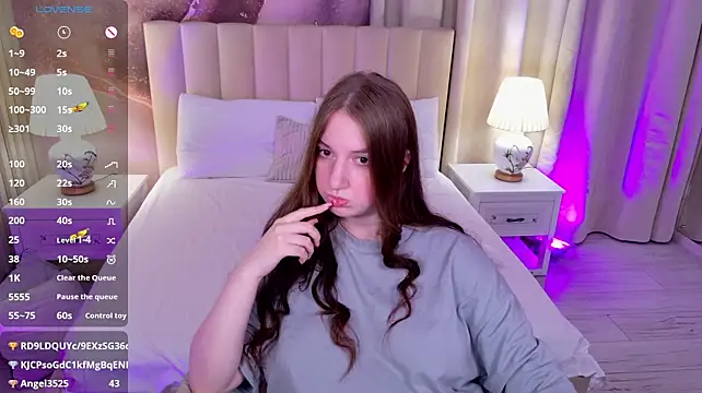 Elisabeth_Binder live cam on StripChat