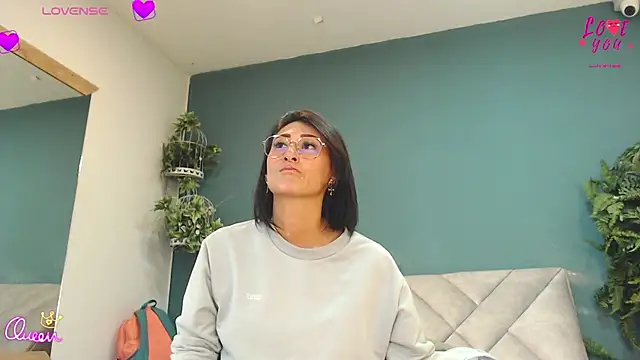 SharisWillian live cam on StripChat
