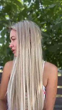 kikiwatson (F young) - Show naked ass in public 🔞💦
