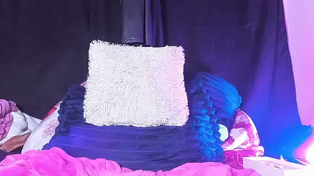 Marian_Cristal live cam on StripChat