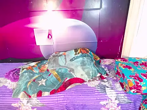 KeysyCFire live cam on StripChat