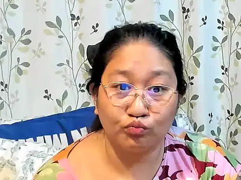 CHUBBY_ANGEL09 live cam on StripChat
