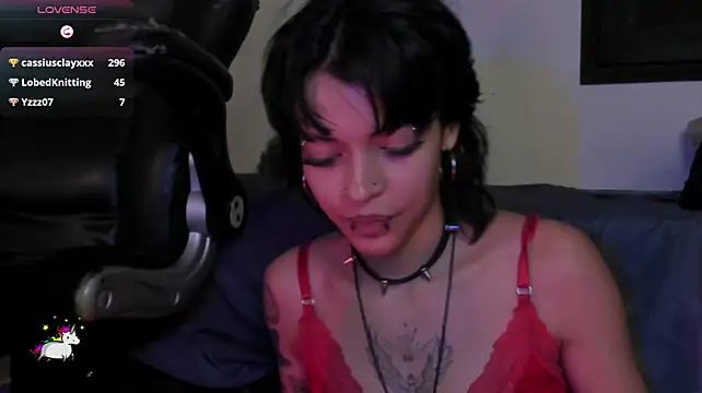 Anny_Kiitty live cam on StripChat