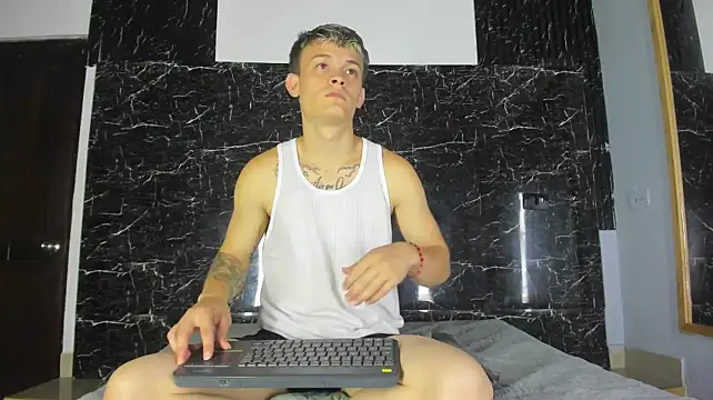 robinlion91 (M young) - Cum in public