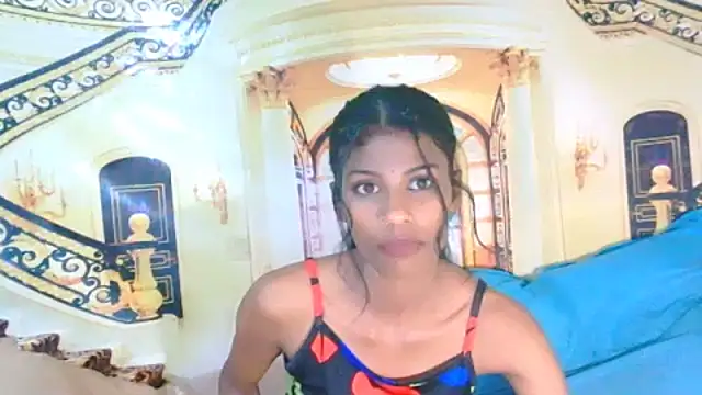 IndianSilkySpice live cam on StripChat