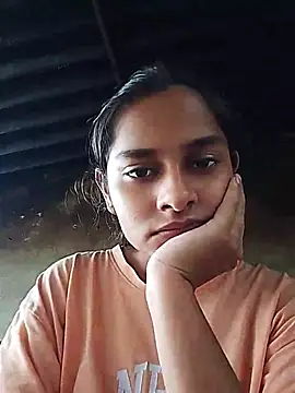 Queen_Simran live cam on StripChat