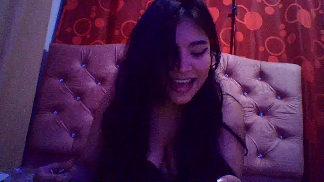 Thania- live cam on StripChat