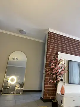 CurvyDesire1