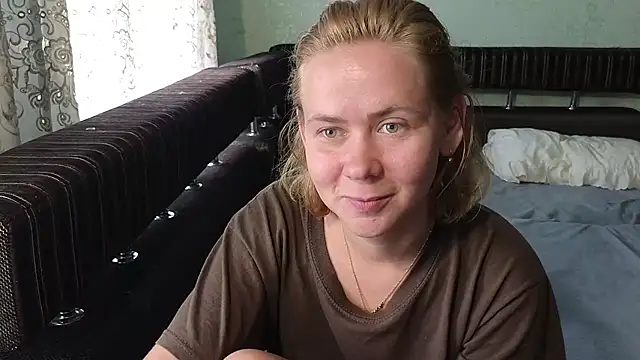 Riley_Roo live cam on StripChat