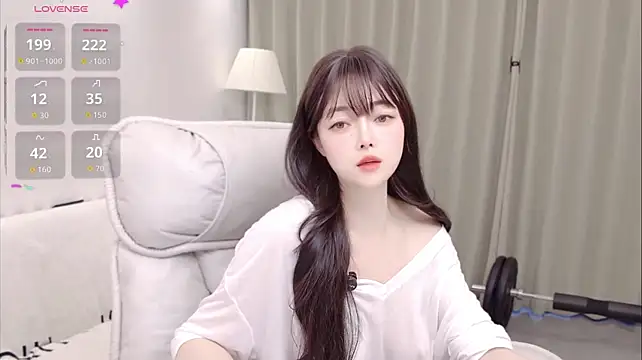 uikyy1 live cam on StripChat