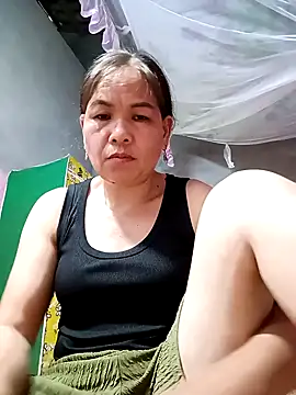 emgaihoixuan live cam on StripChat