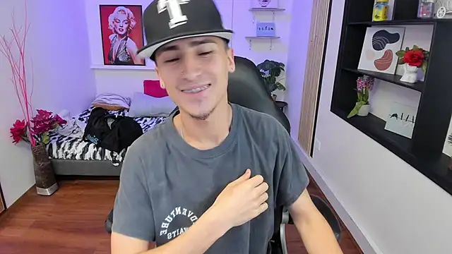 Benji23_ live cam on StripChat