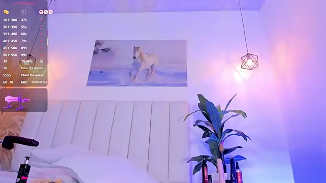 _Emily_Queen live cam on StripChat