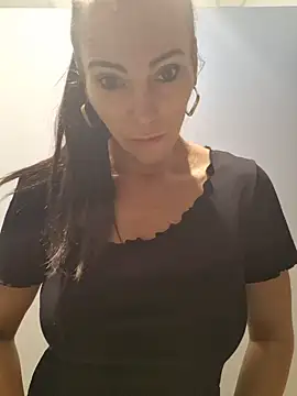 milflovelyxxx live cam on StripChat