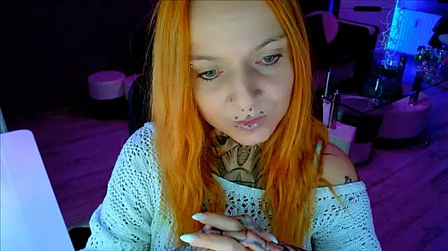 InesGold live cam on StripChat