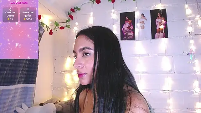 Estefy_gomez09 live cam on StripChat