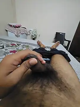 LundBoyram live cam on StripChat