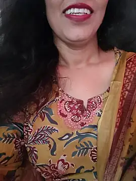 Mansi_-Sharma 🌴 naked chat