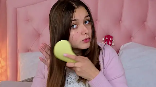 JulietteHembers 📷 live sex webcam