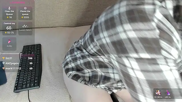 Stiv-Vikki live cam on StripChat
