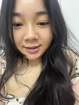 Luna-girl live cam on StripChat