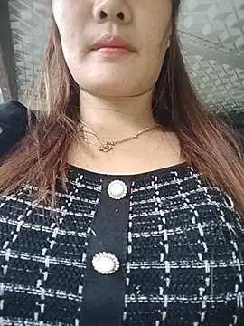 diem122 live cam on StripChat