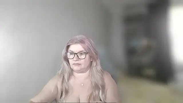Diana_49 live cam on StripChat