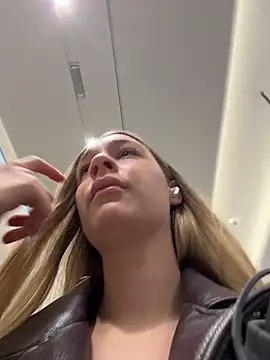 sashacatt (F young) - Masturbation+one finger in  pussy🔥