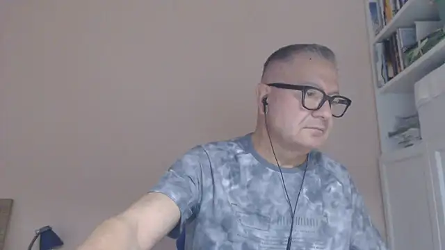 YOU6me live cam on StripChat