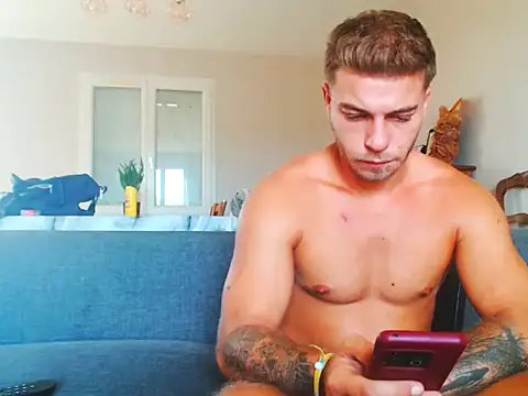 Elkafit28 live cam on StripChat