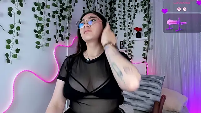 Samii_Evans live cam on StripChat