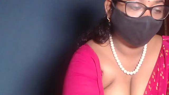 Naughtyboobs38D live cam on StripChat