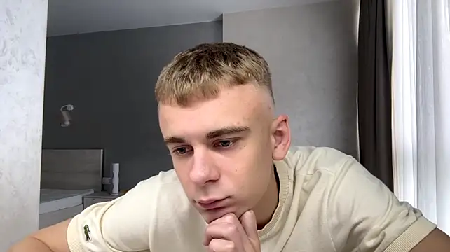 SoloFury live cam on StripChat