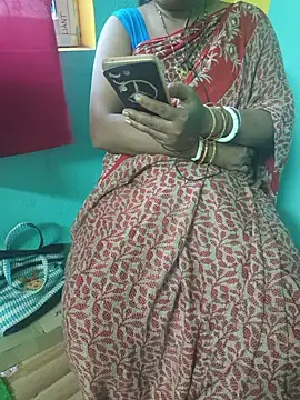 puja123434 live cam on StripChat