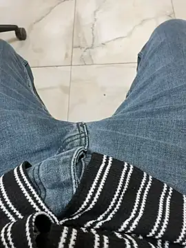 legolasleo live cam on StripChat
