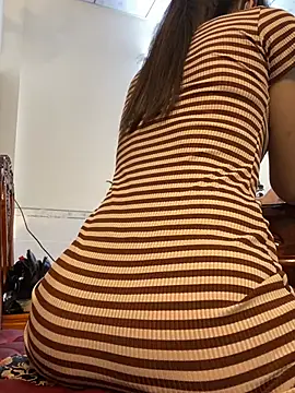NINA2102 live cam on StripChat