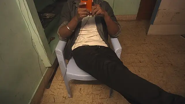 Tamil_KDD live cam on StripChat