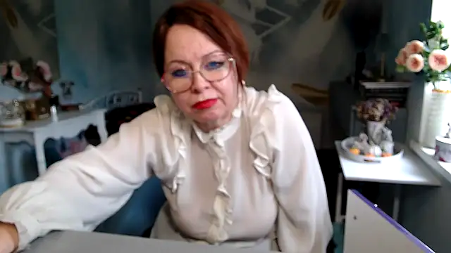 Arisa5000 live cam on StripChat