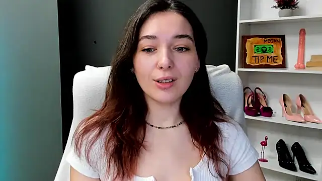 Meagn_Extasy live cam on StripChat