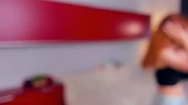 lacymayse (F teen) - soft stroke my collarbone and neck