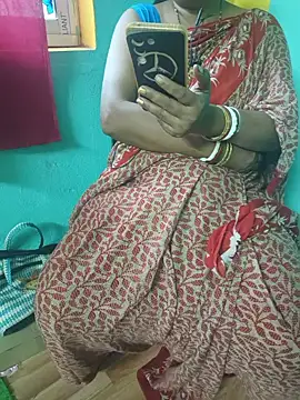 puja123434 live cam on StripChat