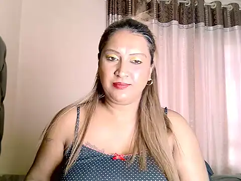 eroticbeauty37 live cam on StripChat