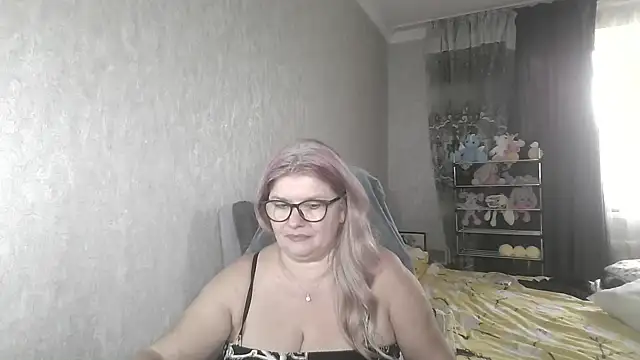 Diana_49 live cam on StripChat