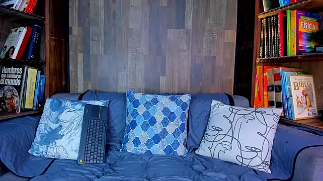 MikeEstevess live cam on StripChat