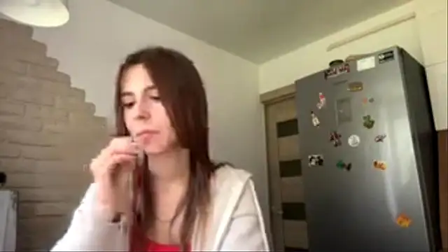 ZaraGuyette live cam on StripChat