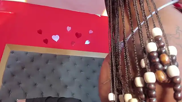 YayaHilton live sex cam