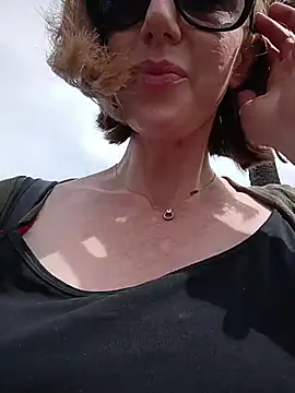 TopsyWilde webcam