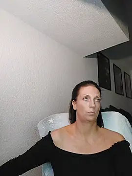 SexyJulia21 live cam on StripChat