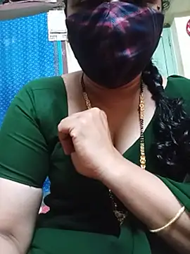 Chikki_20 live cam on StripChat